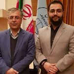 حامد پناهنده در کنار دکتر فرامرزی رئیس نظام روانشناسی استان اصفهان